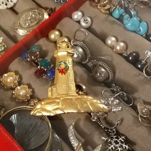 Vintage1950's J.J ( Jonette jewelry co.) brooch